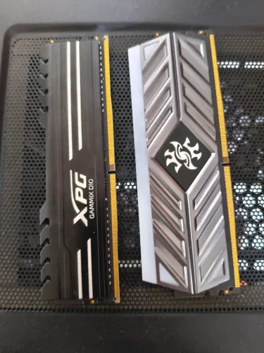 Memória RAM DDR4 8GB 16GB