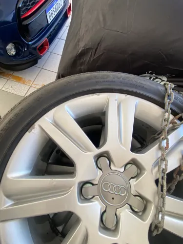 Vende-se jogo de roda original Audi tamanho 17