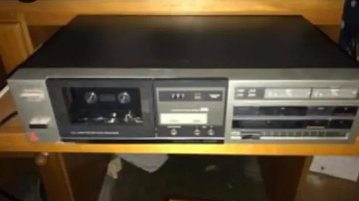 Tape deck Sony troco por alexa echo show