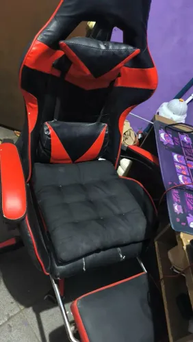 Cadeira gamer bem conservada