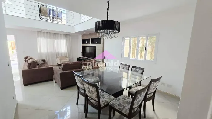 Casa em Condomínio San Marino no Jardim América com 4 Quartos, 3 Suítes e Piscina