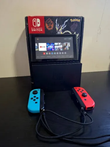 Console Nintendo Switch OLED Edição Limitada Pokémon Scarlet & Violet