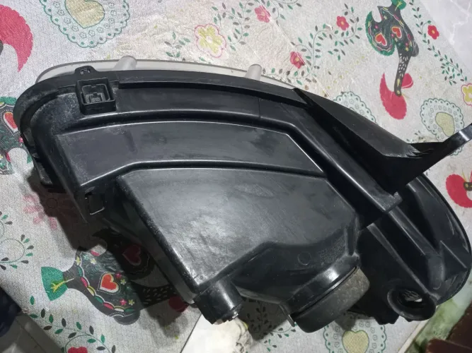 Farol lado esquerdo Uno Way 2015/2021