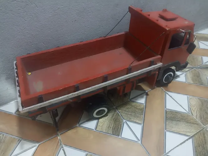 Brinquedo Caminhão de Madeira - tamanho médio