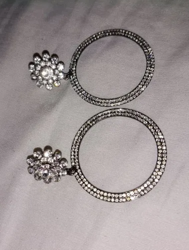 Brincos de Argolas Strass Cravejado Feminino 