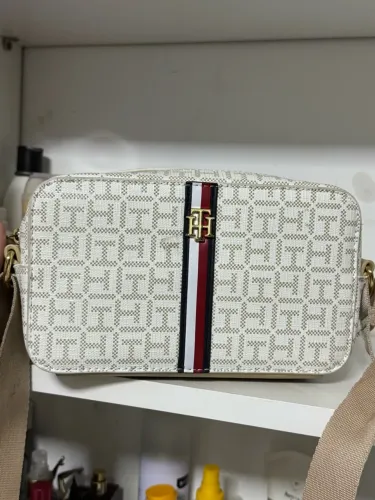Bolsa tommy pequena nova