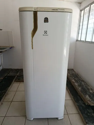 Geladeira Frost freee Eletrolux 264lts