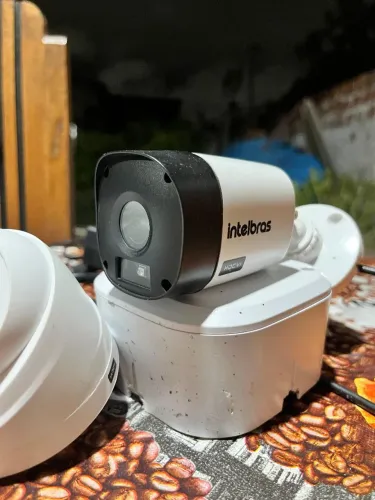 Kit 4 câmeras Intelbras com DVR