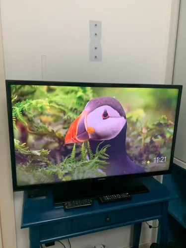 TV Samsung 39" LED Full HD (Modelo UN39EH5003G) - Excelente Estado