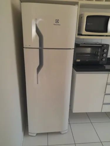 GELADEIRA ELETROLUX 260L