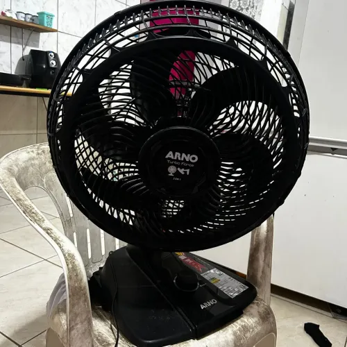 Ventilador 2 em 1 ,mesa ou parede , Arno turbo force 40cm , VF42,127V