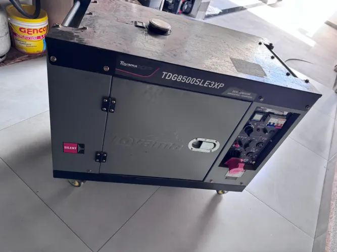 Gerador energia elétrica monofásico 220V 7,5 kVA Cabinado silenciado diesel 