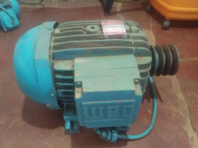 Motor trifasico de alta
