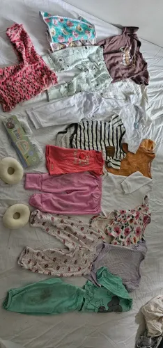 Lote de roupas bebe 03 a 06 meses usado e novos