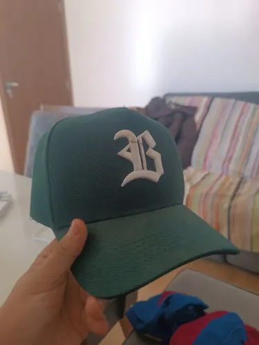 boné novo poucas vezes usado