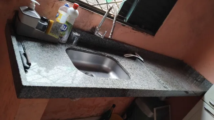 Vende-se pia de granito 2m