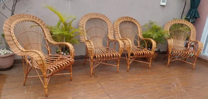 Poltrona vime natural valor R$ 699,99 cada uma tenho 4