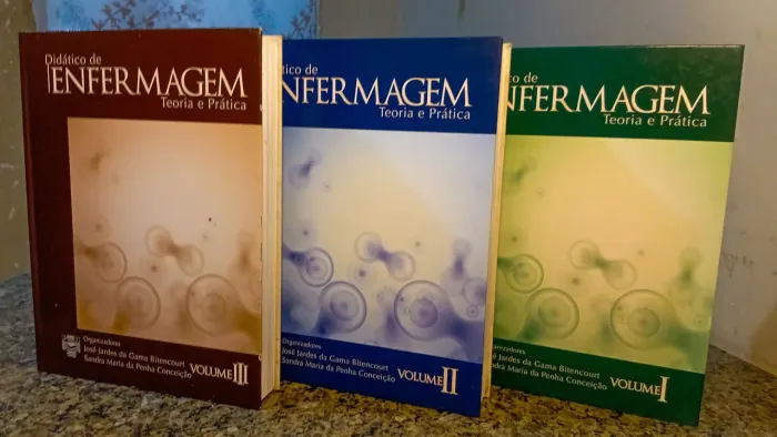 Didático enfermagem teória e prática colação Volume 1 2 3