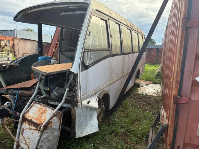 Micro ônibus volare vendo peças