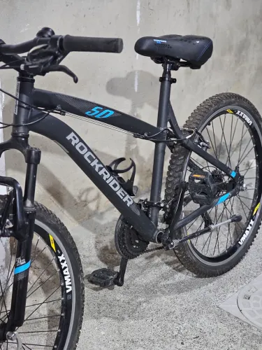 Bicicleta Rockrider ST50 (com aros Vmaxx DH, cubos K7 Shimano e todas as marchas Shimano(