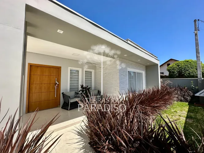 Residência Nova com 227 m², 1 suíte + 2 quartos no Centro de Campo Alegre - SC