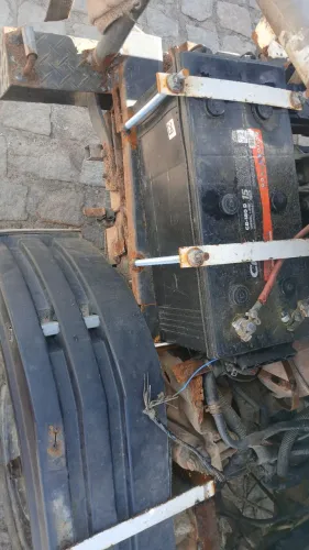 Bateria de caminhão 180 amp, funcionando perfeitamente