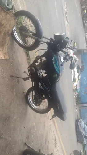 Estou vendendo essa moto ela tá funcionando normal