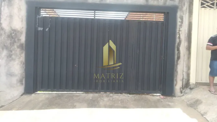 Vende-se Meio Terreno no Bairro Luiza II em Franca