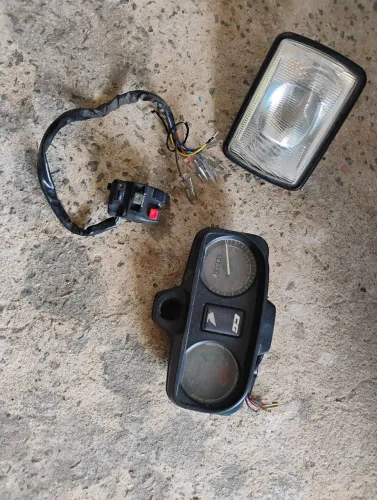 Peças Honda CG 125 Titan - Farol, Painel e Comando