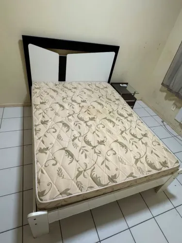 Vendo Cama de Casal +Colchão