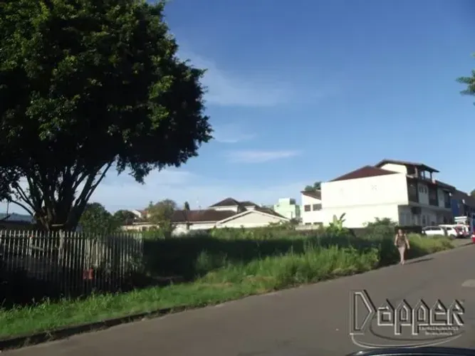 Terreno/Lote/Condomínio à venda no bairro Canudos com área disponível para construção.