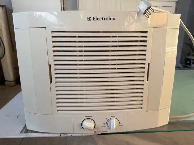 Ar Condicionado Electrolux 7500 BTU- de Janela