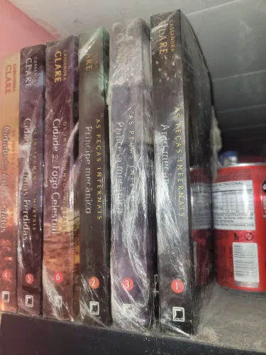 Coleção de livros de intrumentos mortais e as peças infernais