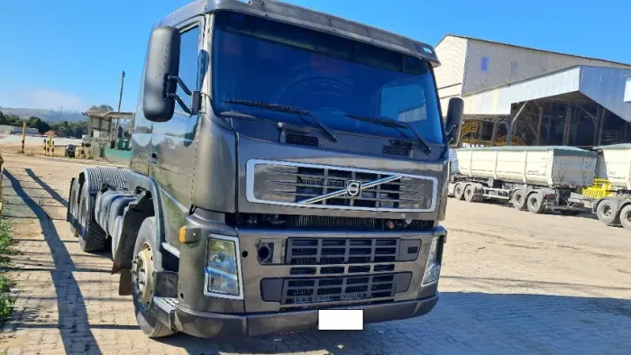 Vende-se Cavalinho Volvo / FM 370 6X2T 2008/2009
