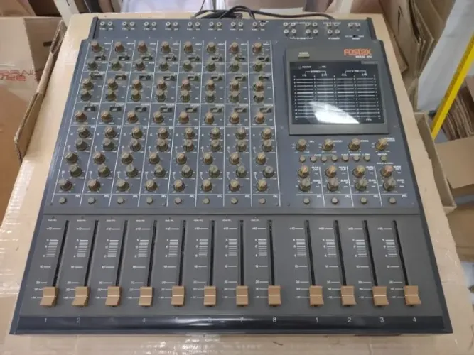 Mesa de Som 8 Canais FOSTEX  Modelo 454 - FUNCIONANDO