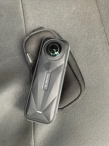 Câmera insta360 X5