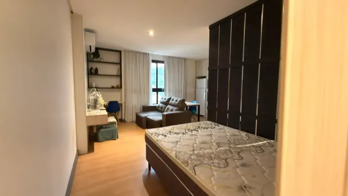 Imóvel para venda possui 40 metros quadrados com 1 quarto em Saco dos Limões - Florianópol