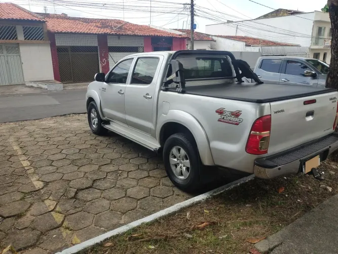 Toyota Hilux CD SRV D4-d 4X4 3.0 TDI Diesel AUT 2011