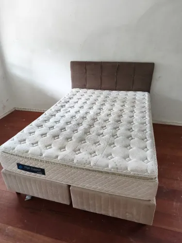 Cama de casal box bipartido com colchão e cabeceira