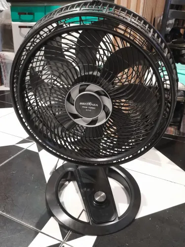 Ventilador para retirada de peças, em perfeito estado.