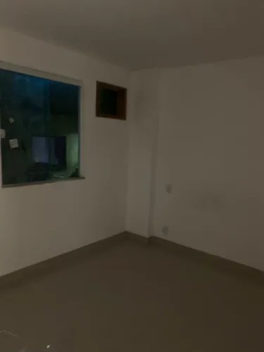 Vendo casa na muzema, contendo sala, cozinha,banheiro e sacada