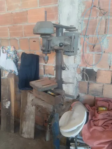 Vendo furadeira industrial