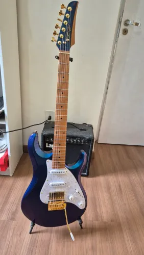 Guitarra Seizi Ghost Chameleon