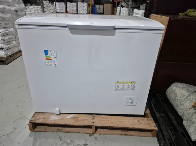 Frezzer Horizontal Electrolux 314L.