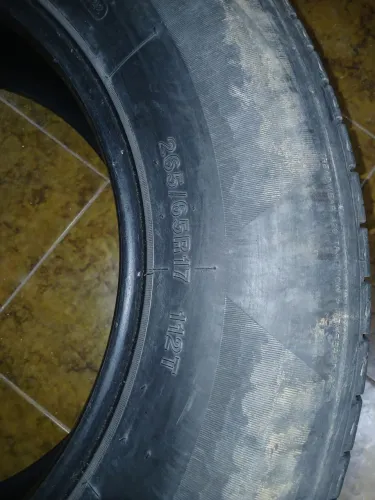 Vendo pneus muitos bons 265 65 17