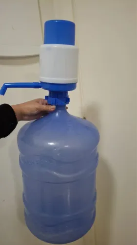 Bombona d?água mais bomba manual para galão