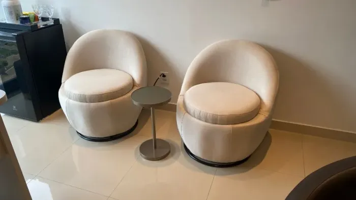 POLTRONA LUXUOSA PARA SALA E ESCRITÓRIO
