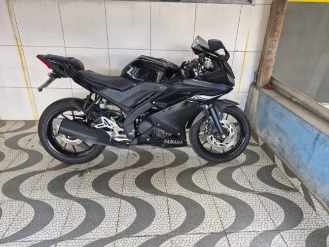 Yamaha R15 - 2025
