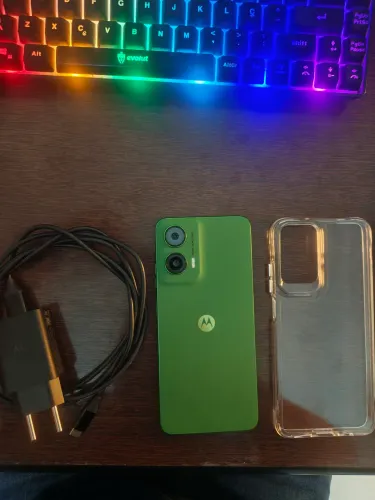 Motorola Moto G35 em estado impecável