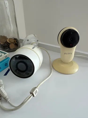 Câmera Segurança Intelbras e Elsie